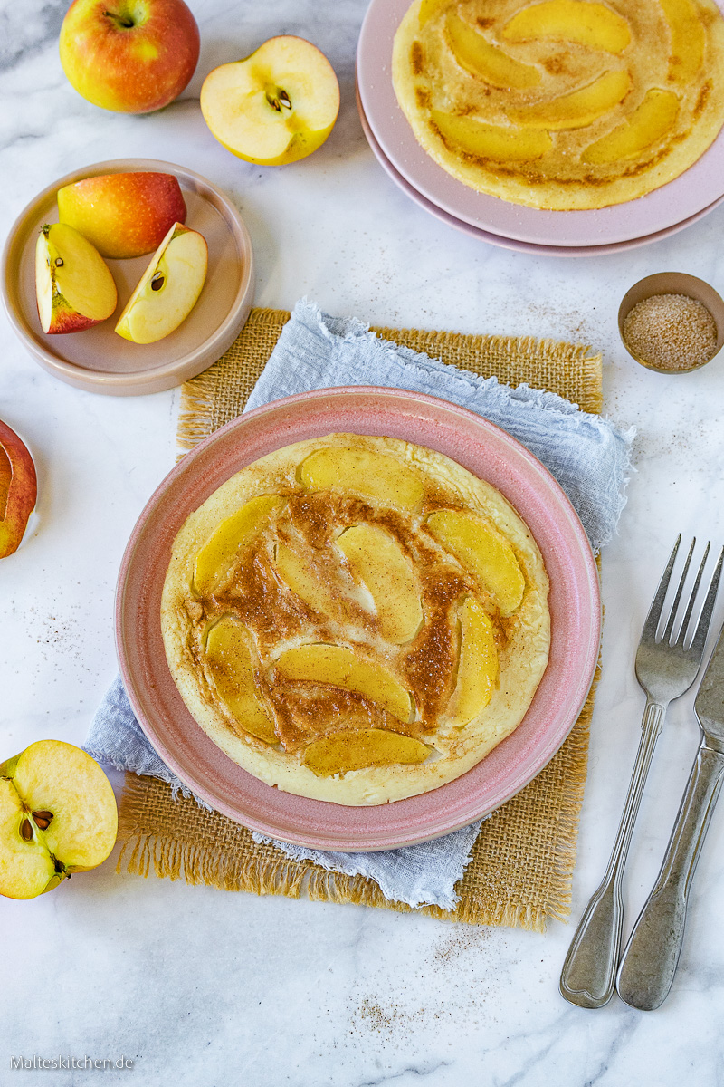 Apfelpfannkuchen mit Zimt und Zucker