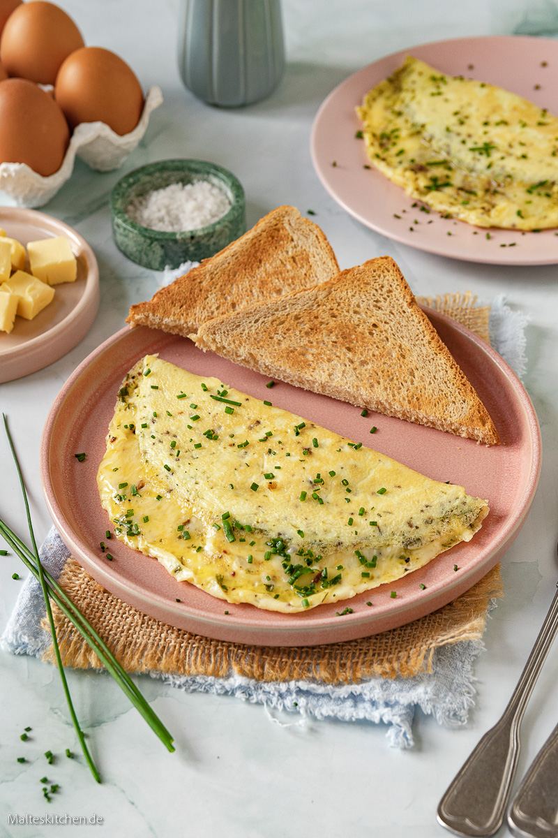 Omelett mit Käse und Kräutern