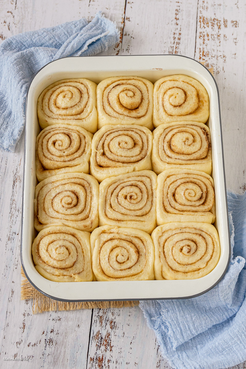 Zimtschnecken in der Auflaufform