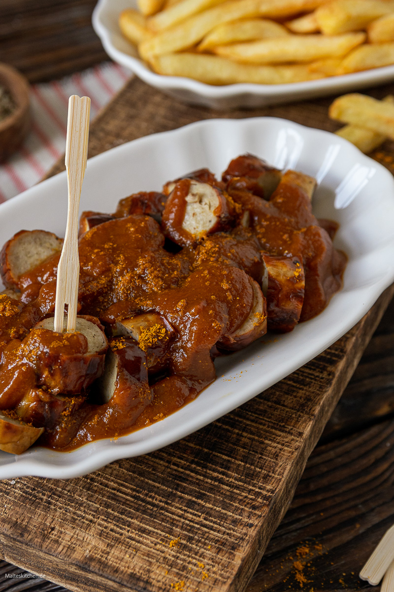 Currysauce mit Apfelmus und Cola.
