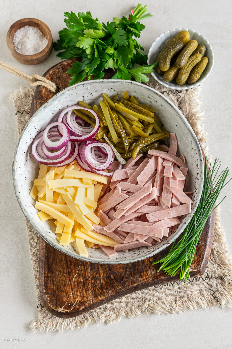 Zutaten für den Wurstsalat