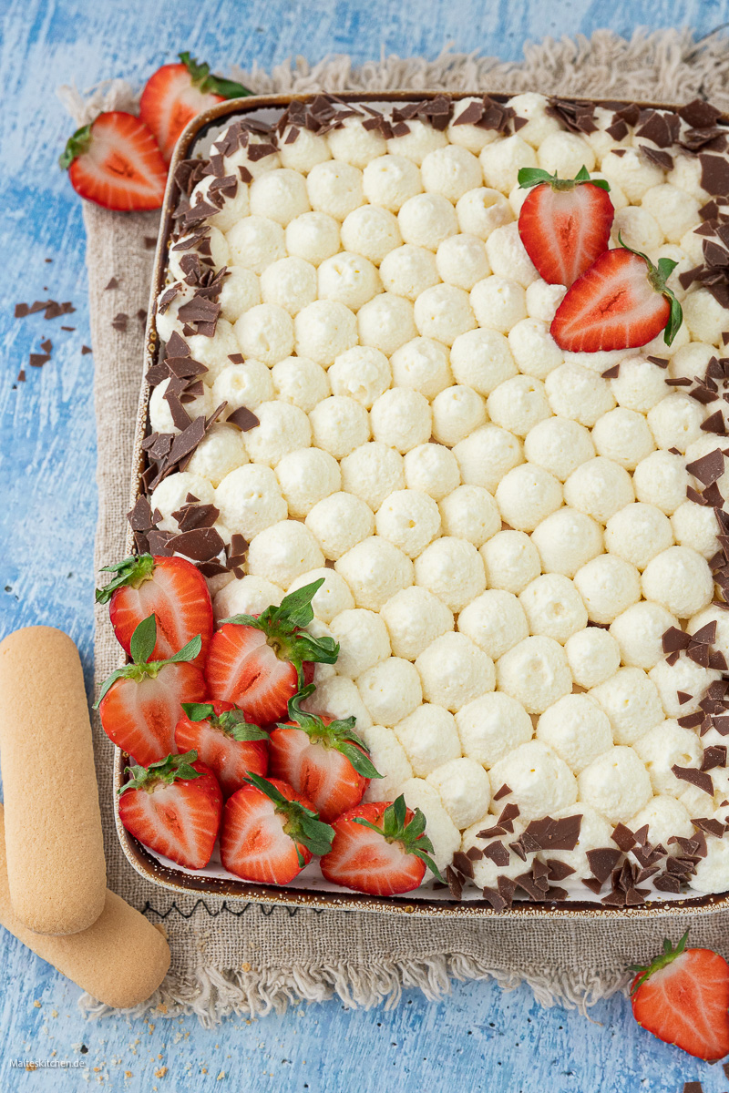 Erfrischendes Tiramisu mit Erdbeeren.