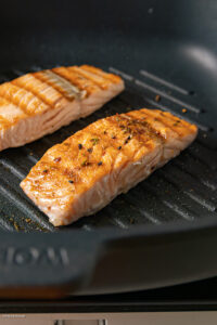 Lachsfilet Grillpfanne