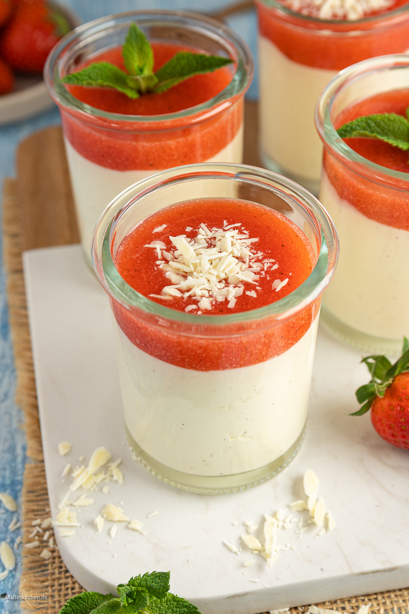 Panna Cotta mit Erdbeeren