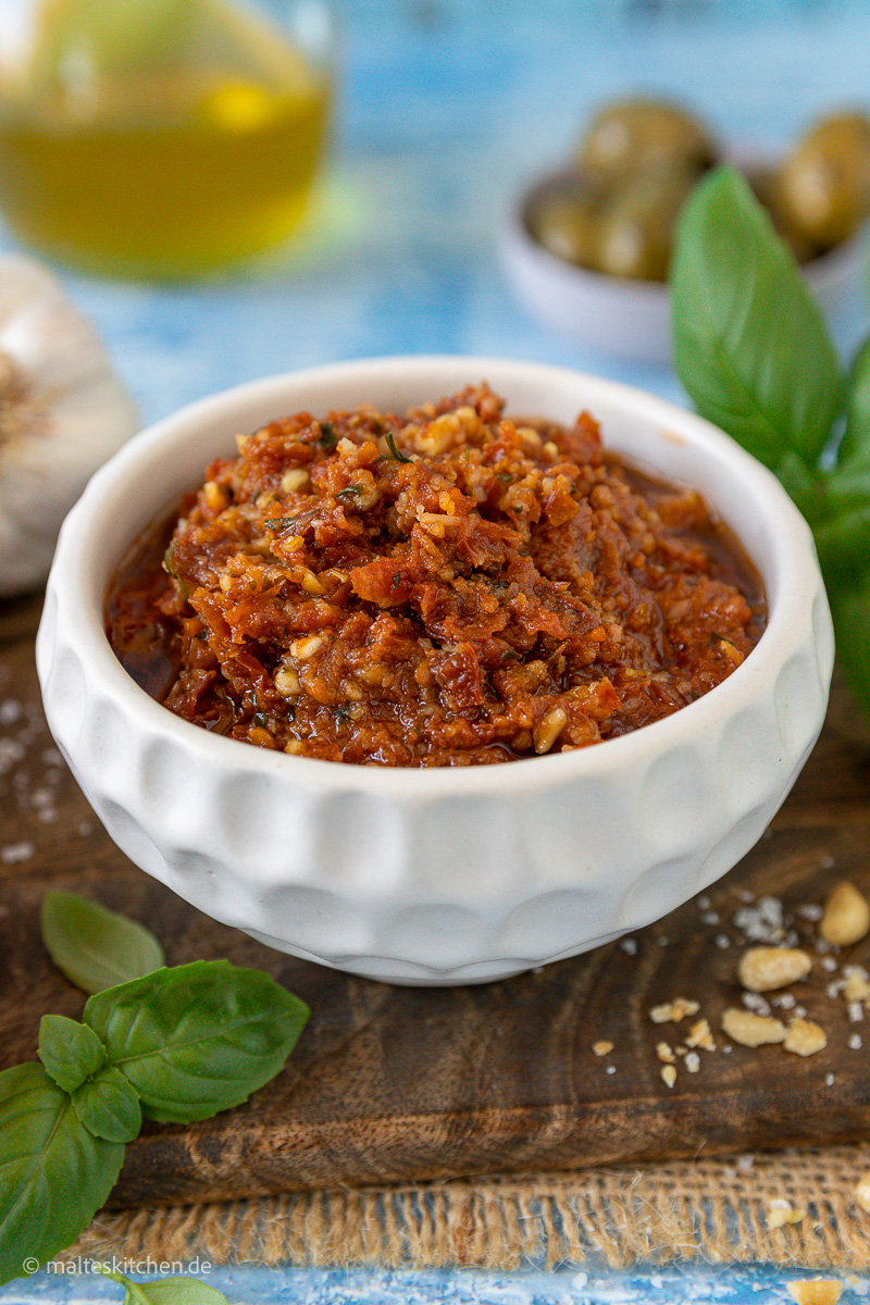 Italienisches Pesto Rosso - rotes Pesto.