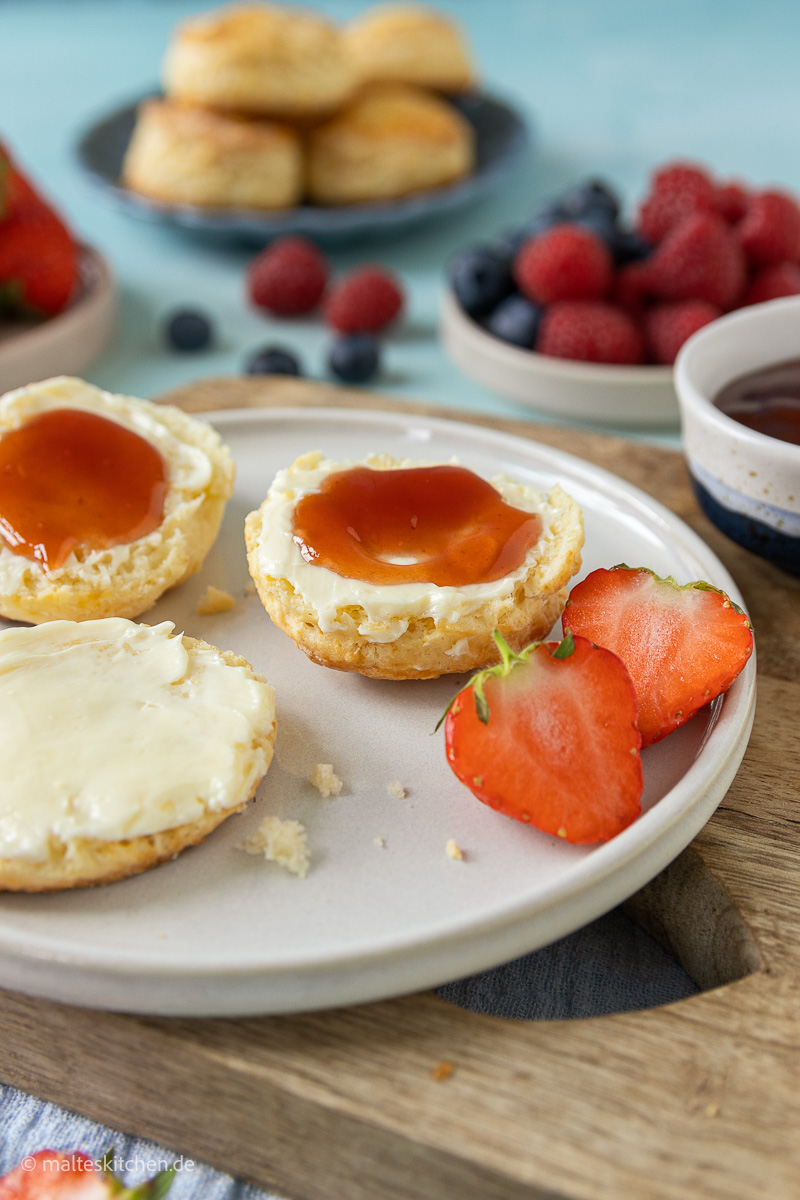 Scones mit Marmelade