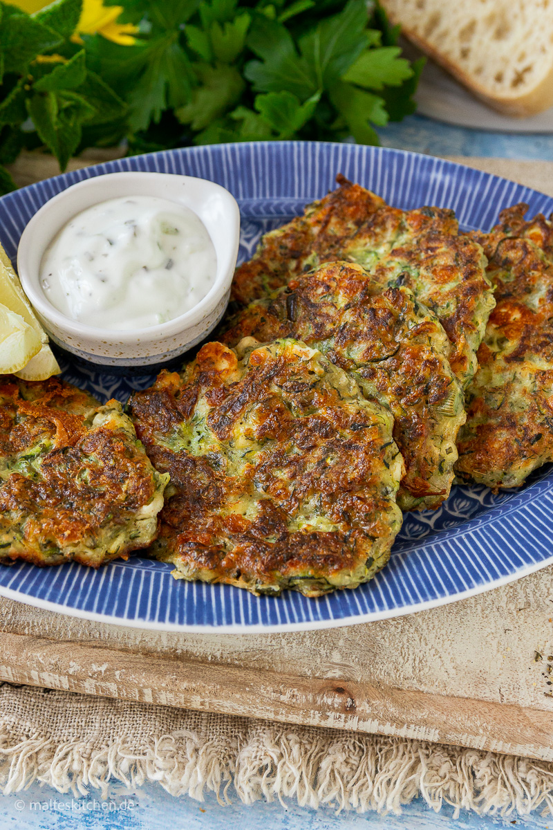 Griechische Zucchinipuffer