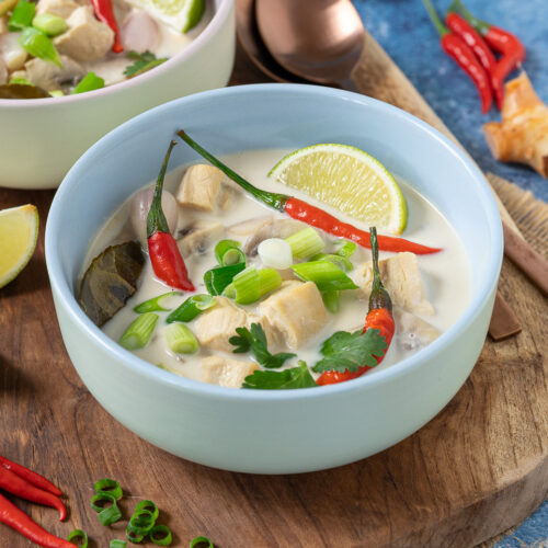Tom Kha Gai mit Hähnchen und Kokosmilch