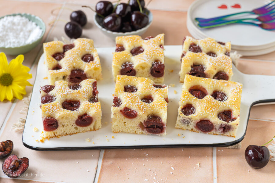 Einfacher Kirschkuchen vom Blech