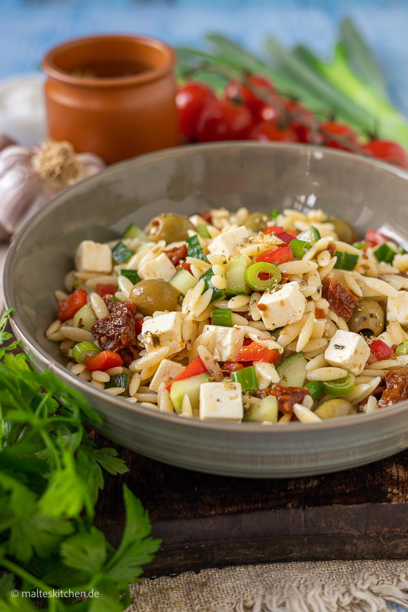Griechischer Nudelsalat mit Feta