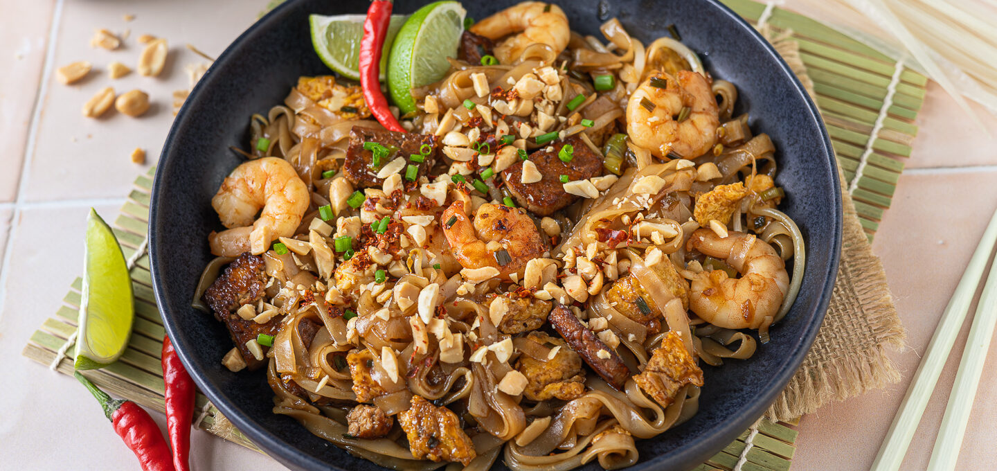Pad Thai mit Tofu und Garnelen