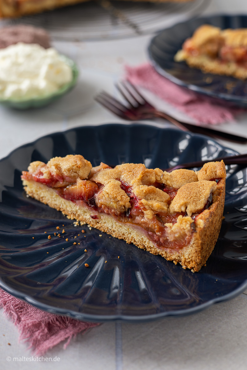 Saftige Pflaumen, ein knuspriger Boden und leckere Butterstreusel.