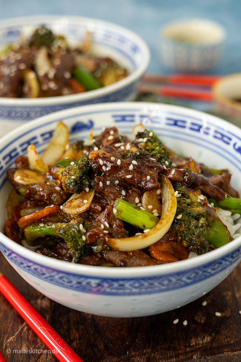 Leckeres asiatische Essen aus dem Wok.