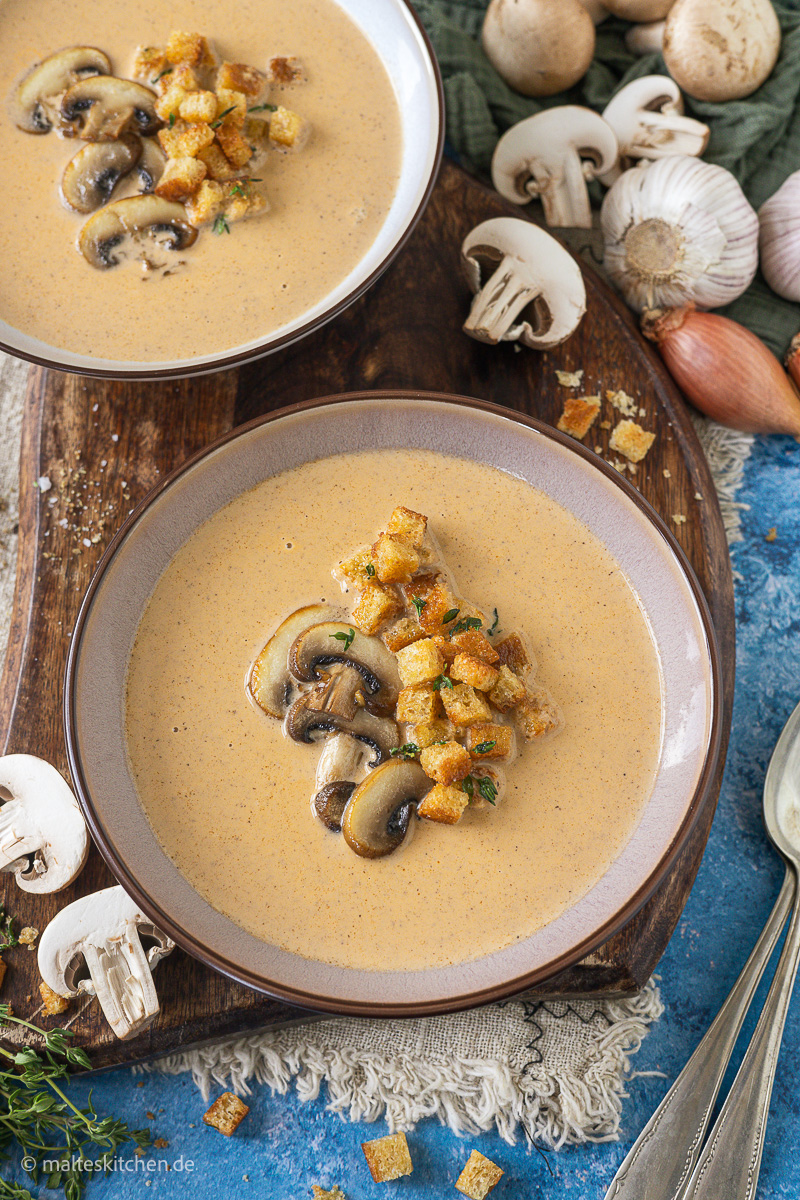 Eine tolle Vorsuppe mit frischen Champignons