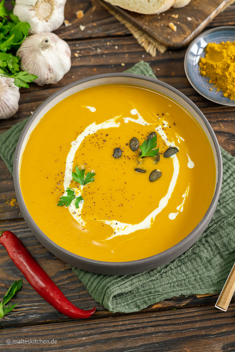 Cremige Kürbissuppe auf asiatische Art.