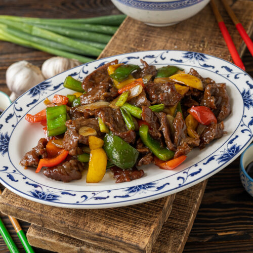 Mongolisches Rindfleisch aus dem Wok.