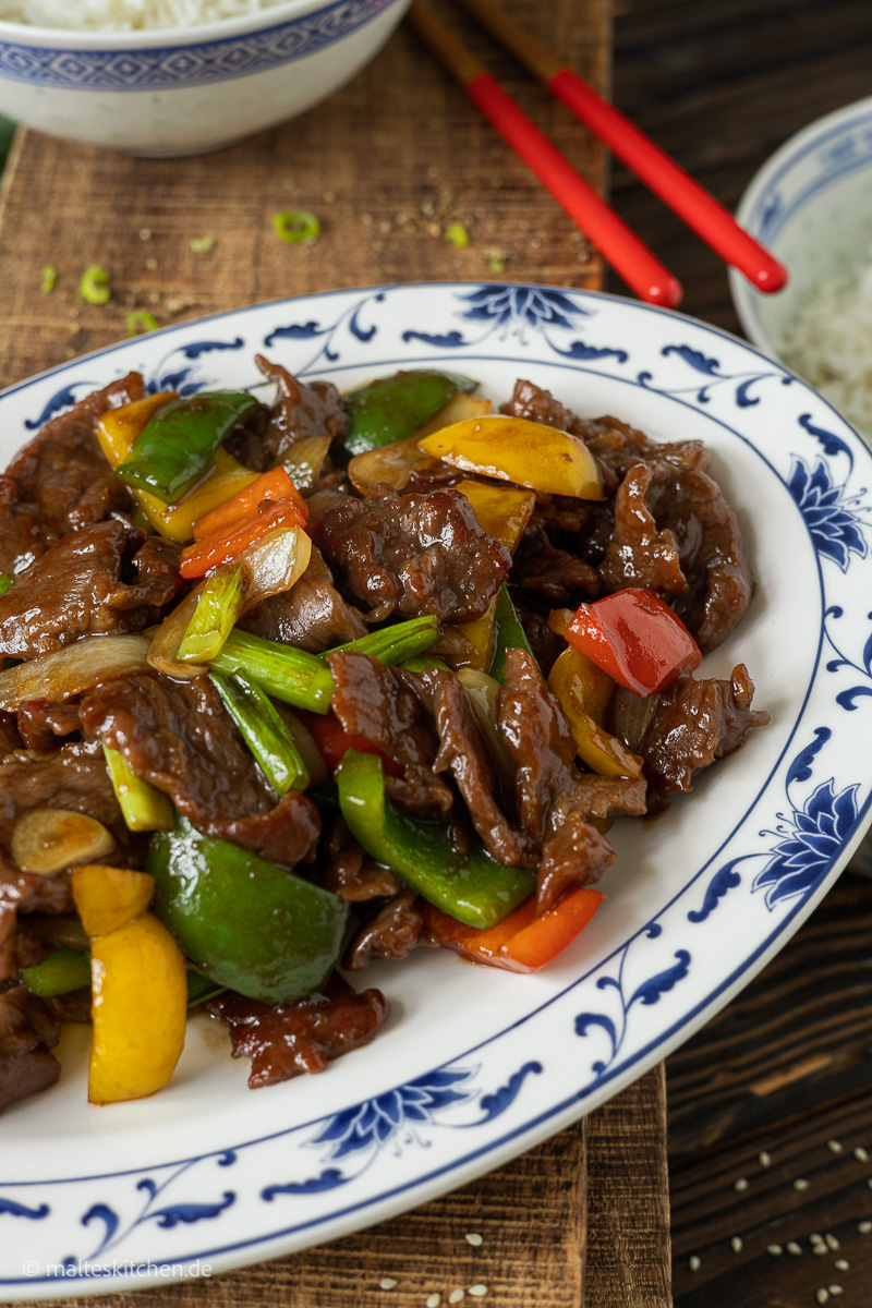 Chinesisches Kochen im Wok