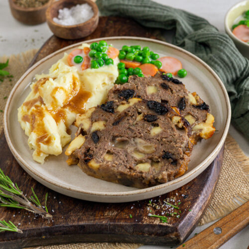 Klassischer Hackbraten mit Käse