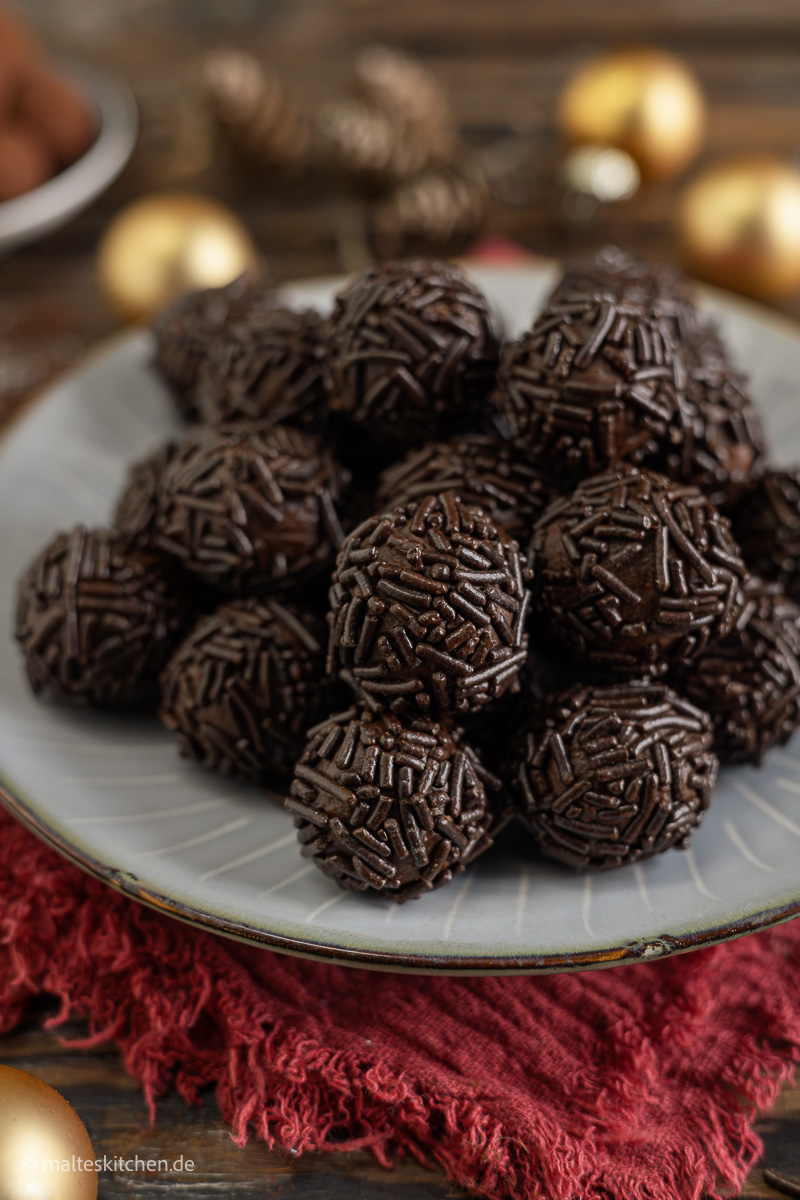 Rumkugeln für Weihnachten.