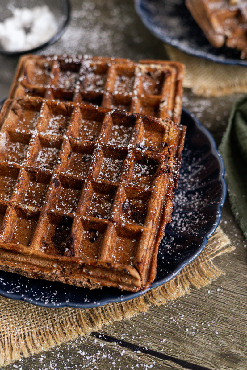 Belgische Waffeln mit Schokolade.