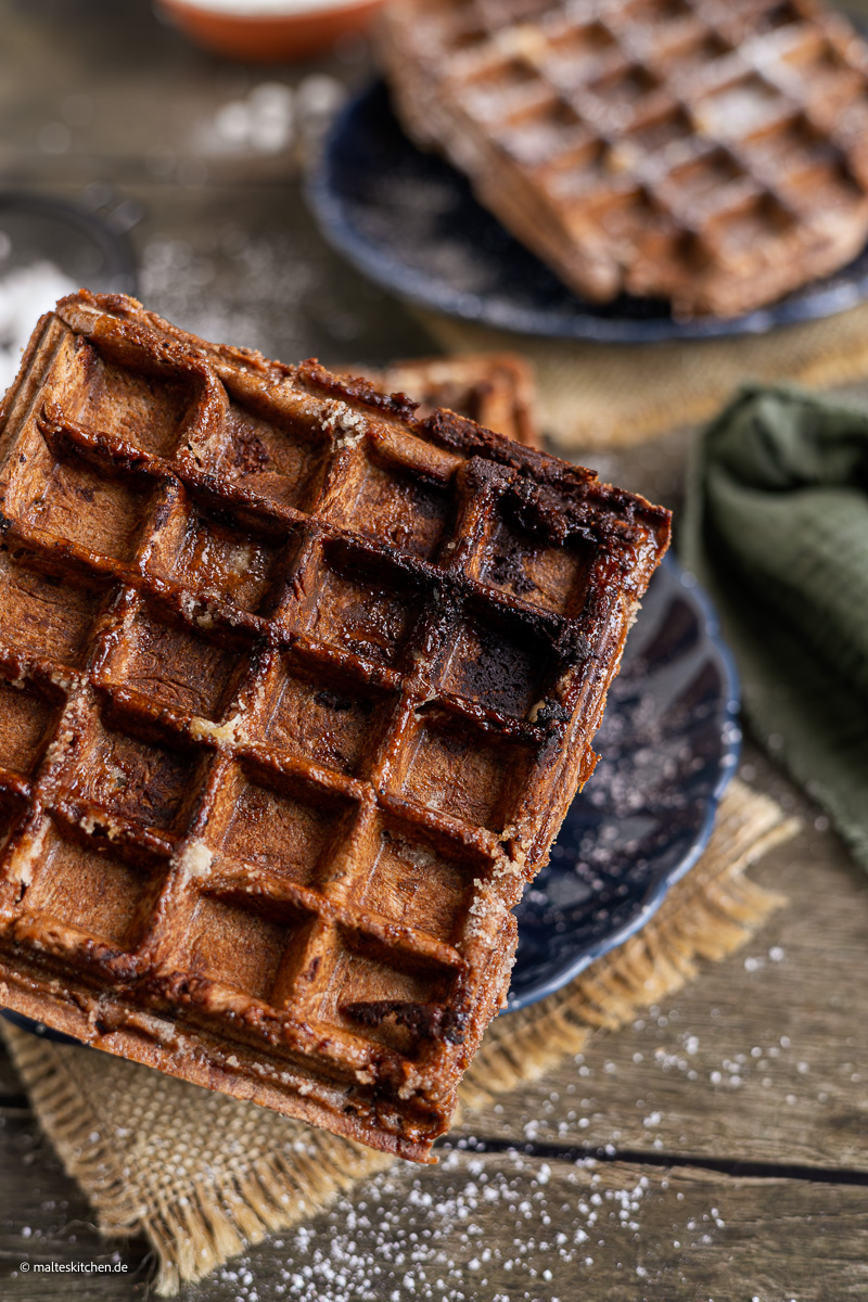 Brownie-Waffeln mit Schokolade.