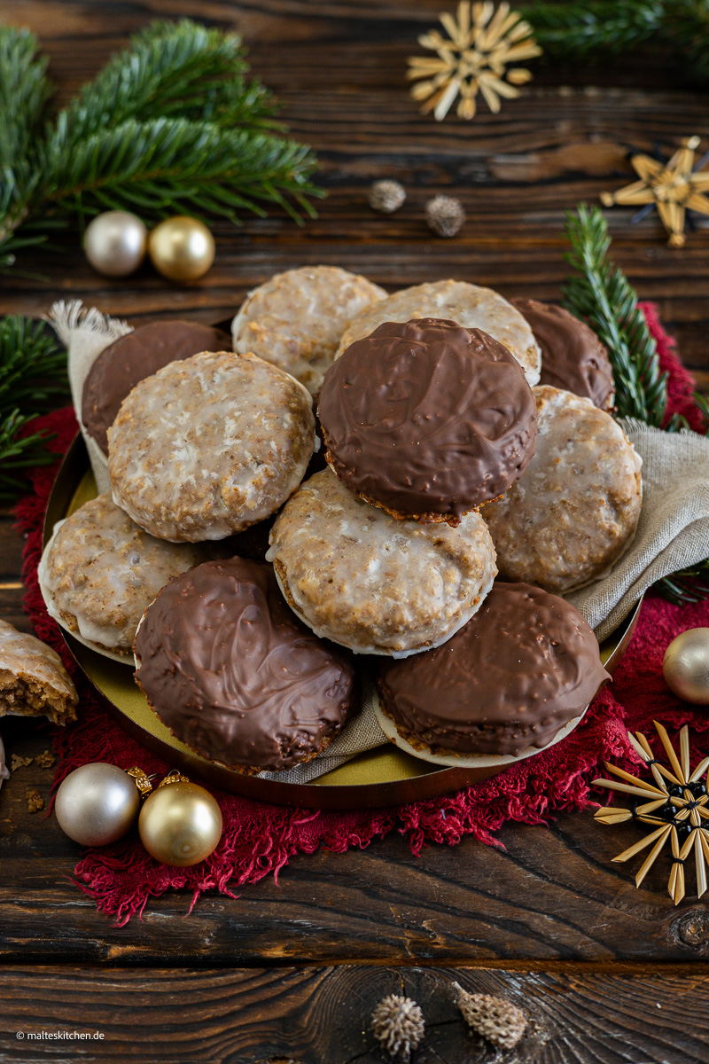 Elisen Lebkuchen an Weihnachten backen.