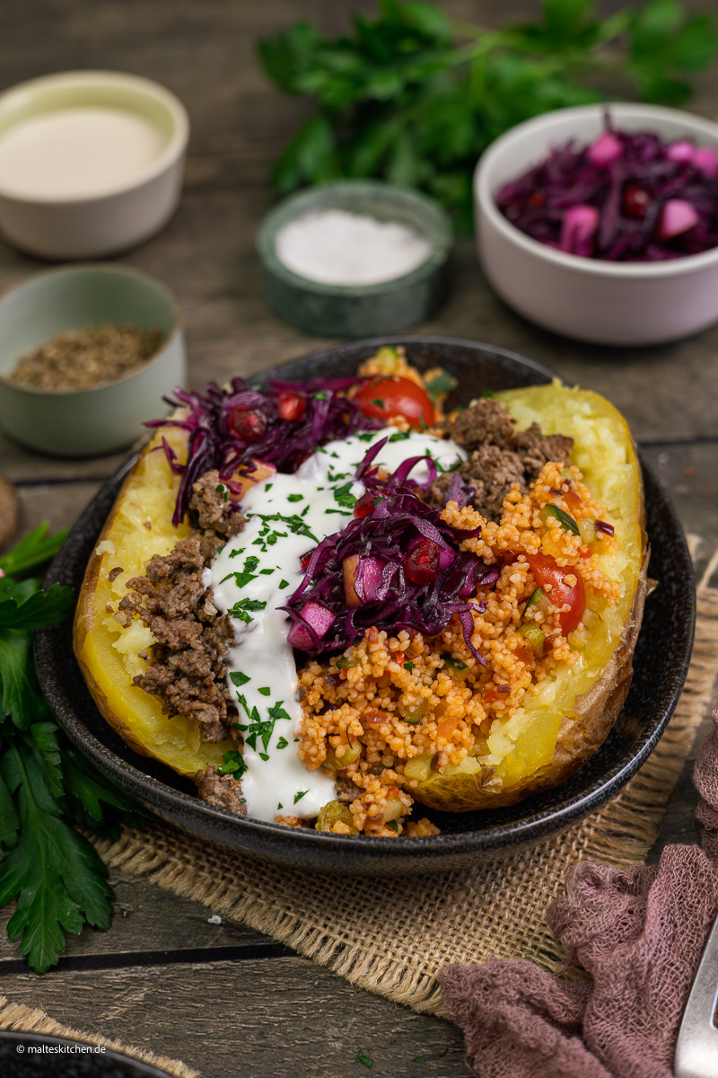 Kumpir mit Couscous.