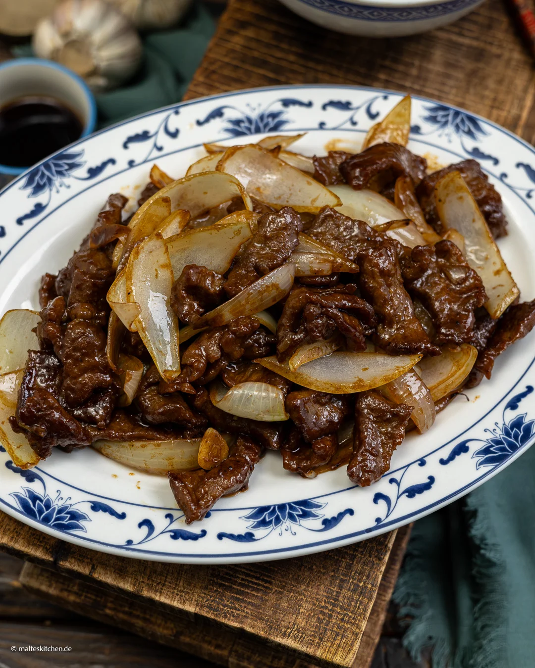Beef and Onions aus dem Wok.