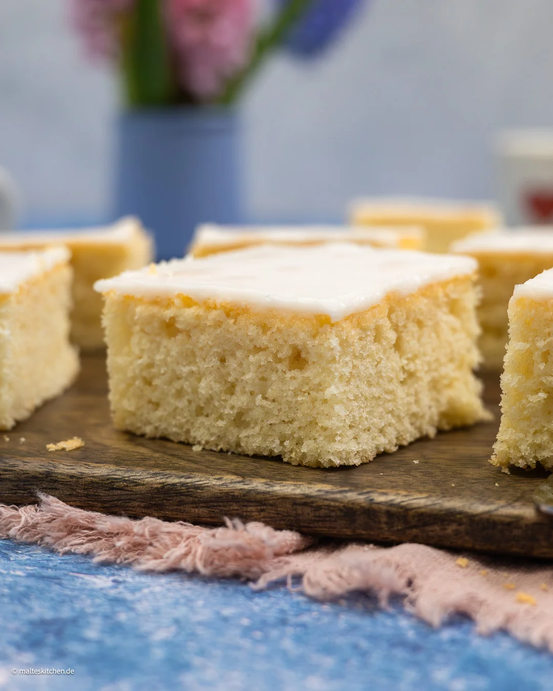 Fluffiger Selterkuchen mit Zuckergus.