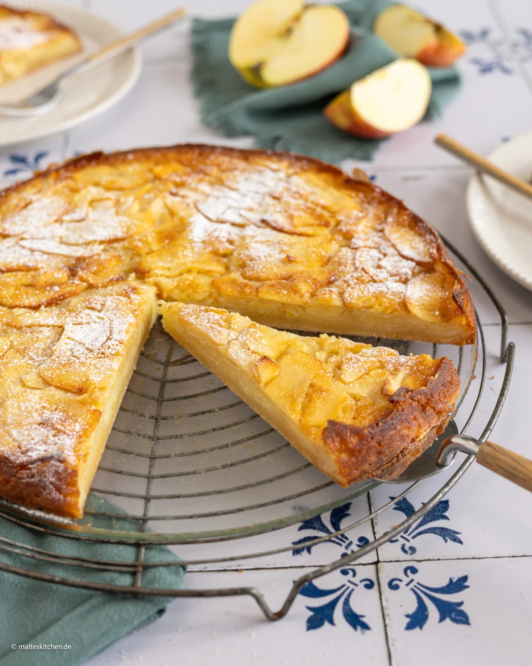 Toskanischer Apfelkuchen mit karamellisiertem Zucker