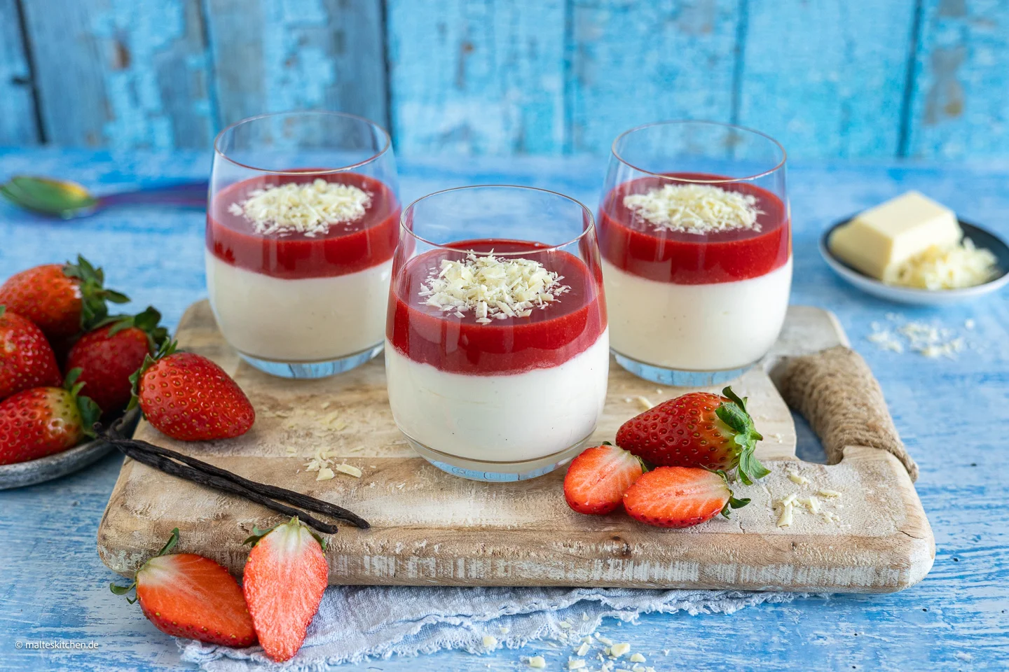 Spaghettieis-Dessert im Glas