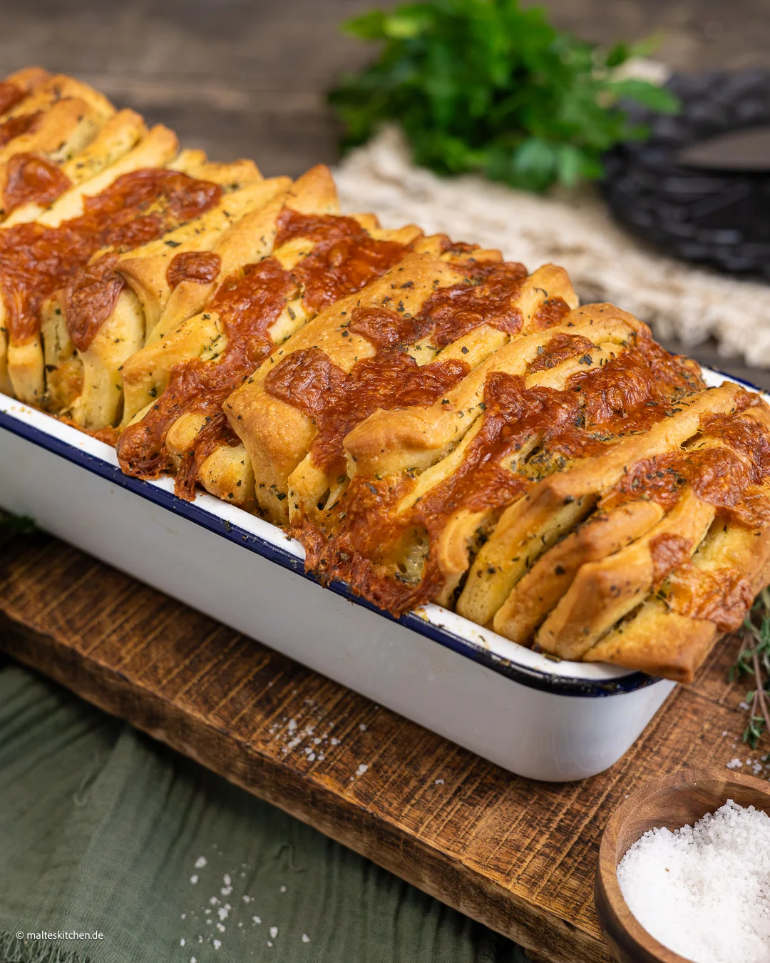 Hefebrot gefüllt mit Käse