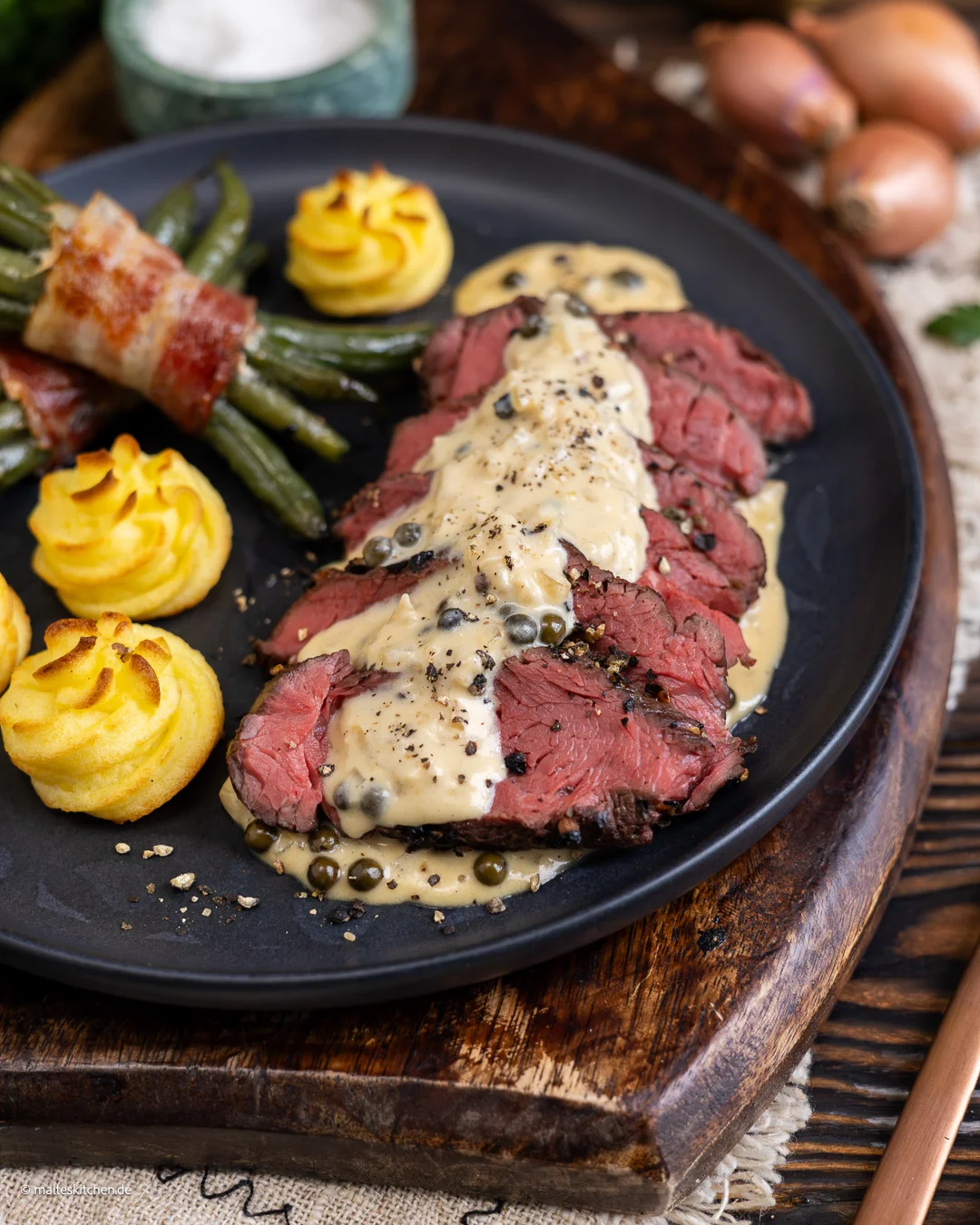 Steak au poivre - französisches Pfeffersteak.