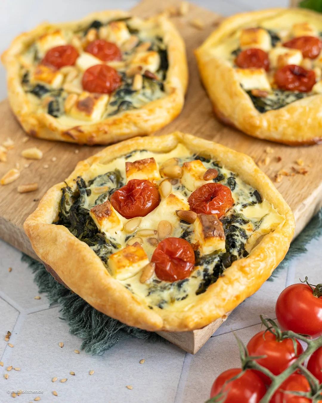 Tarte Rustique mit Spinat, Tomaten & Hirtenkäse
