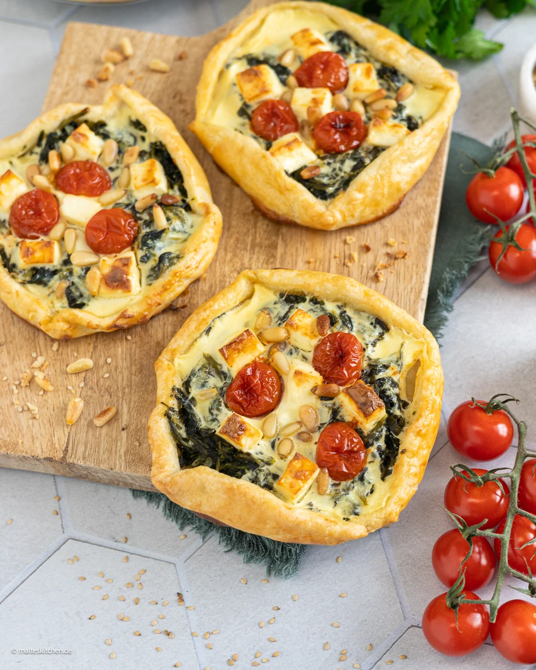 Tarte Rustique mit Spinat und Tomaten