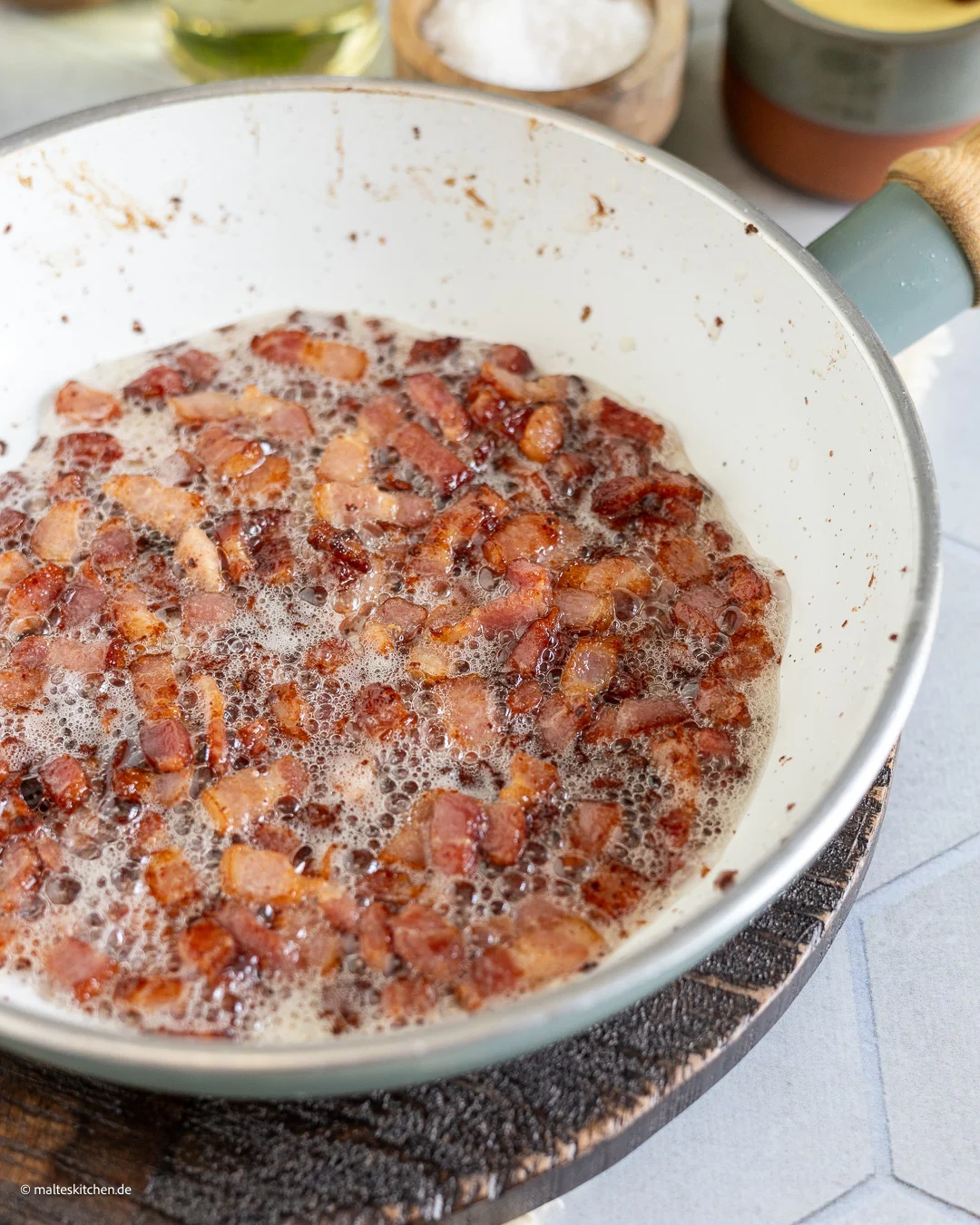 Speck für den Krautsalat