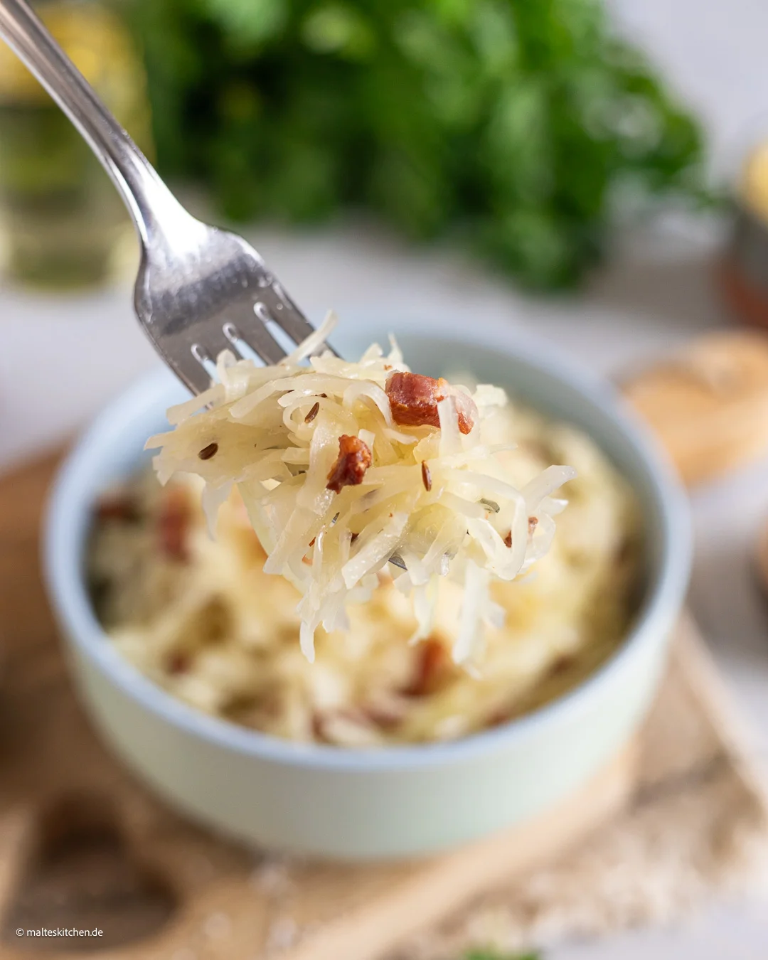 Selbstgemachter Krautsalat mit Speck