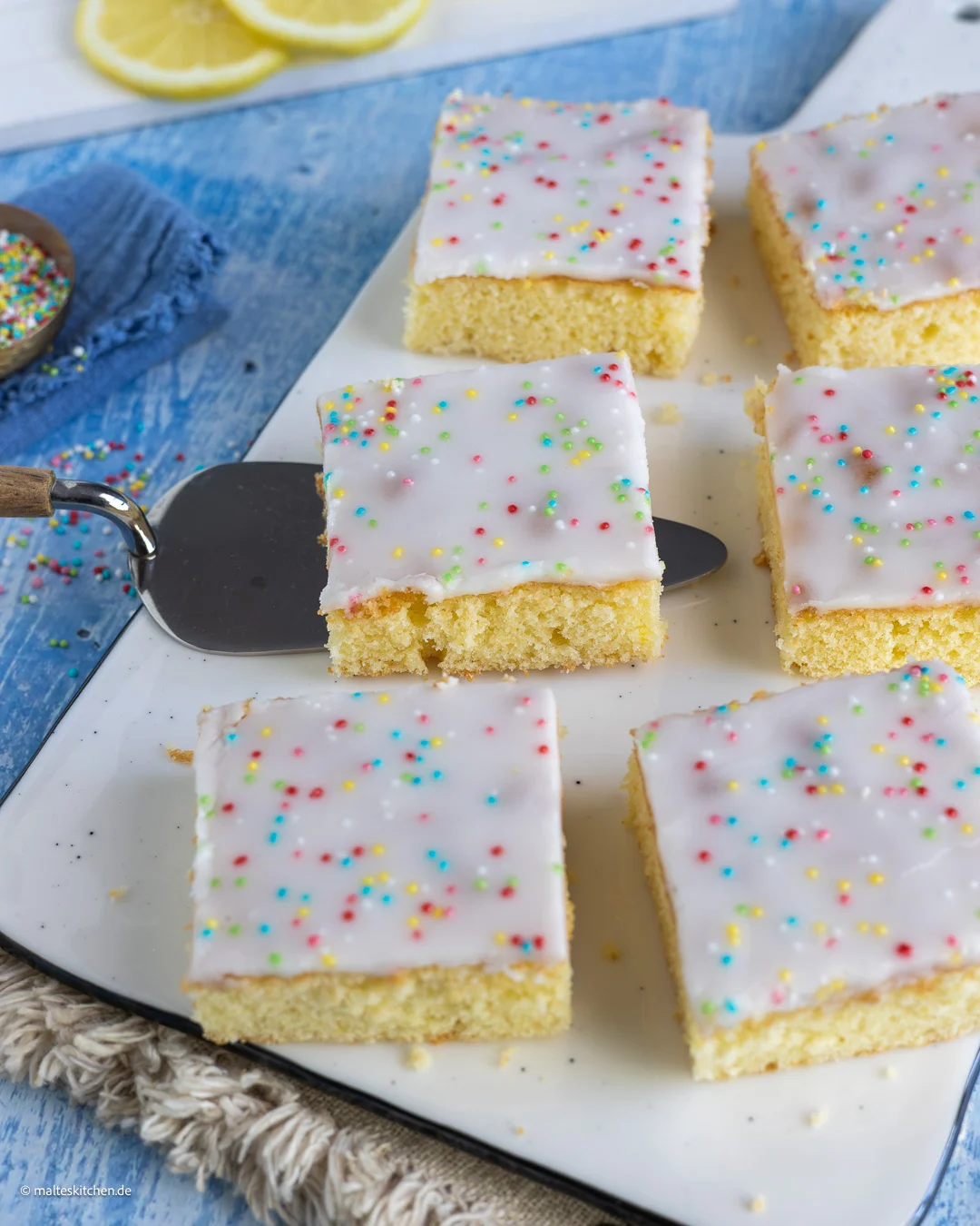 Saftiger Zitronenkuchen vom Blech.