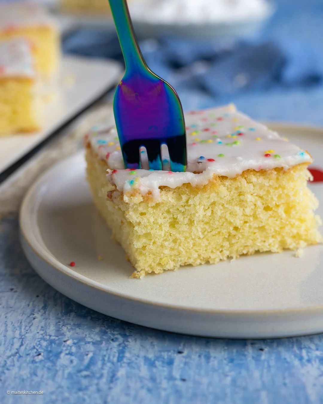 Saftiger Rührkuchen mit Zitrone