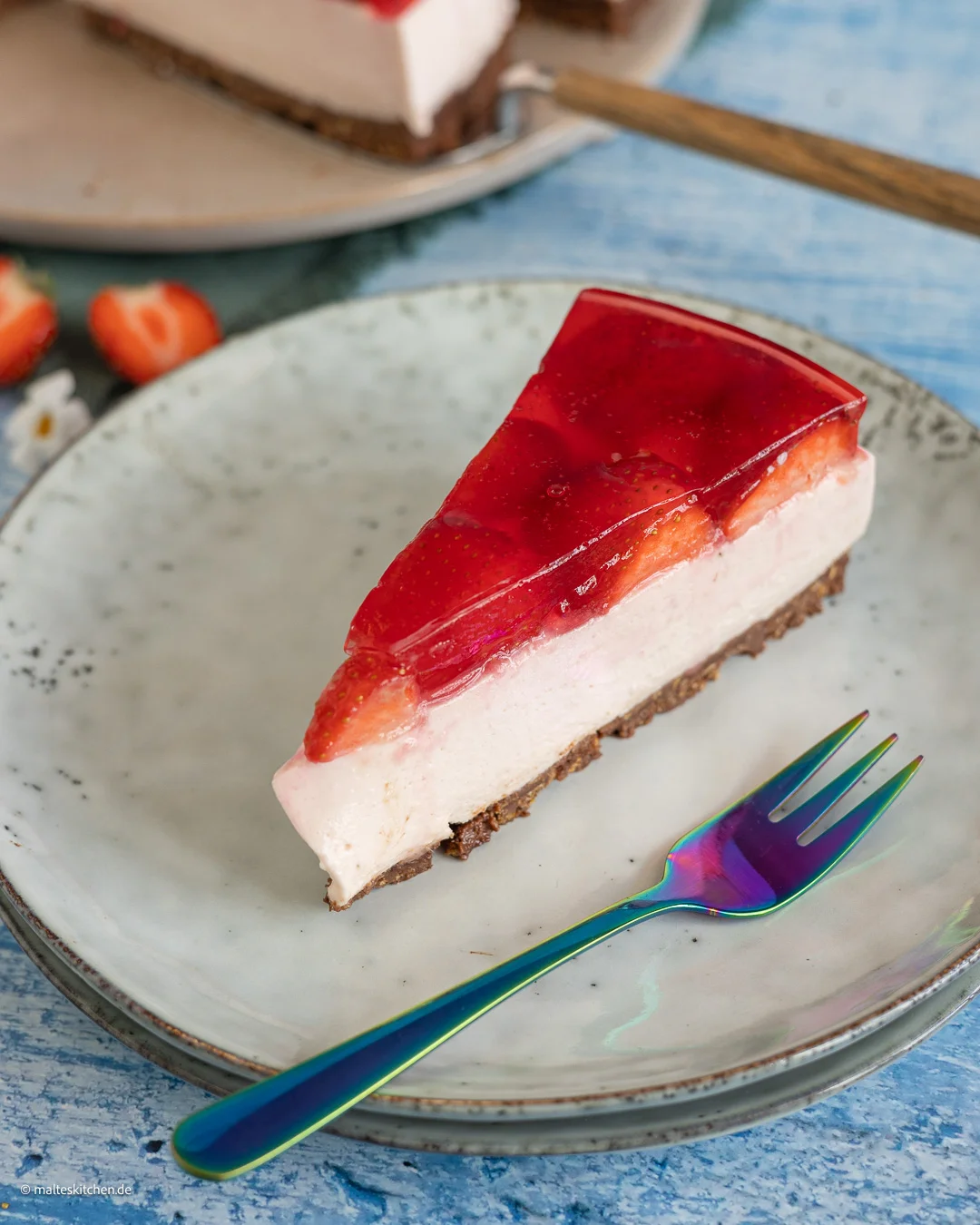 Leckere Torte ohne Backen mit Mascarpone und Erdbeeren.