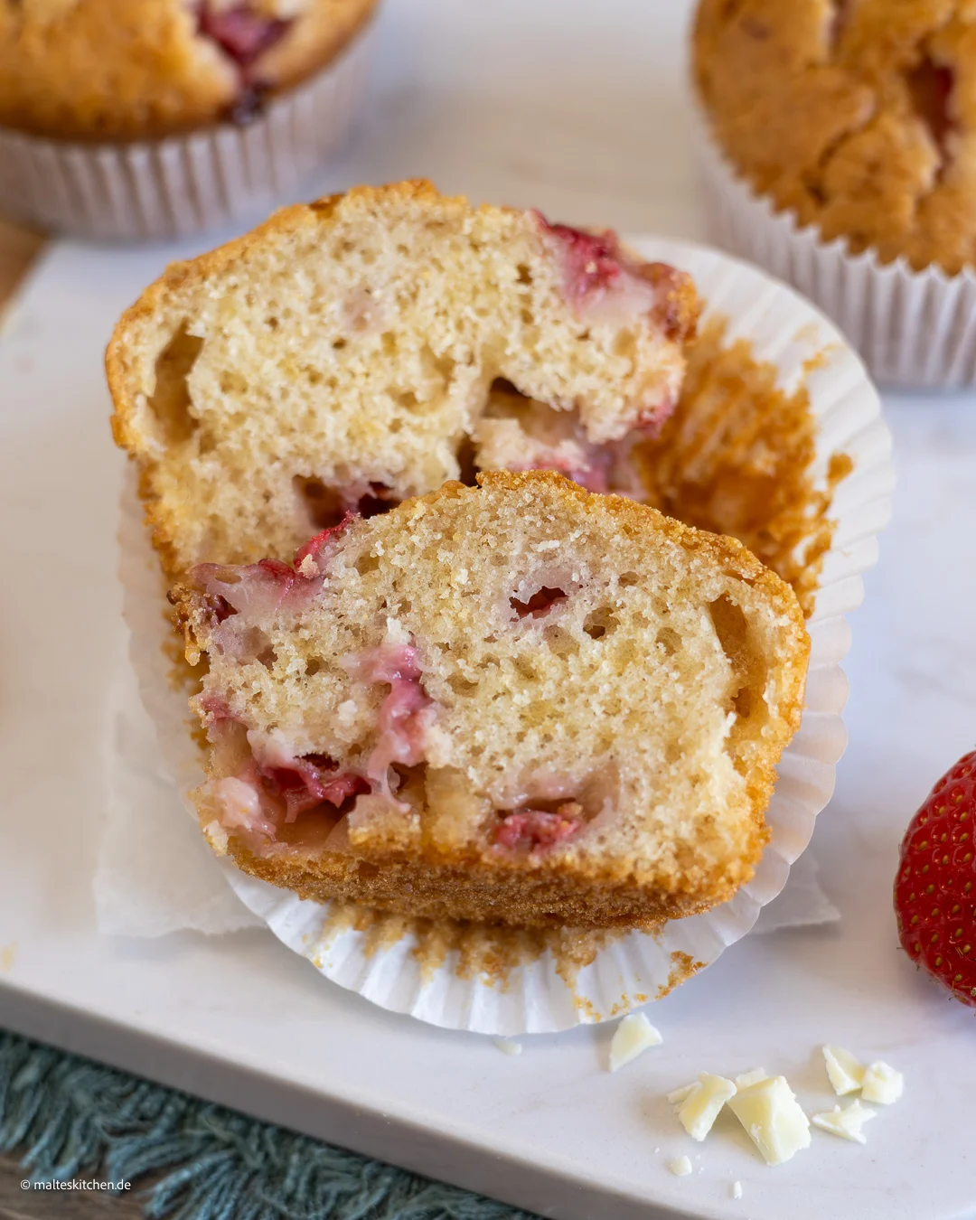 Erdbeer-Muffin mit weißer Schokolade