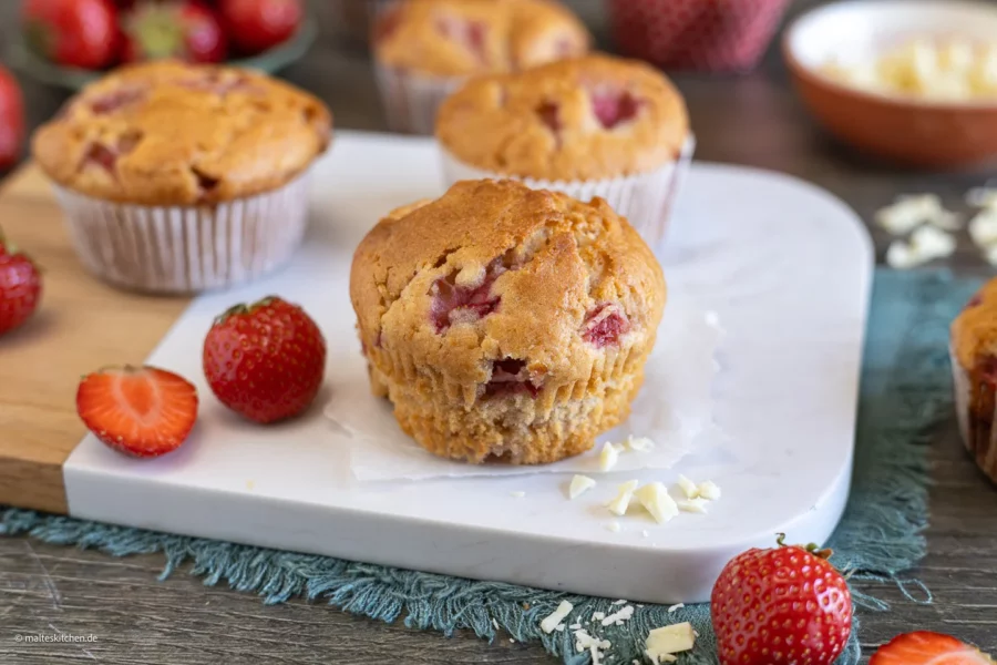 Erdbeer-Muffins mit weißer Schokolade