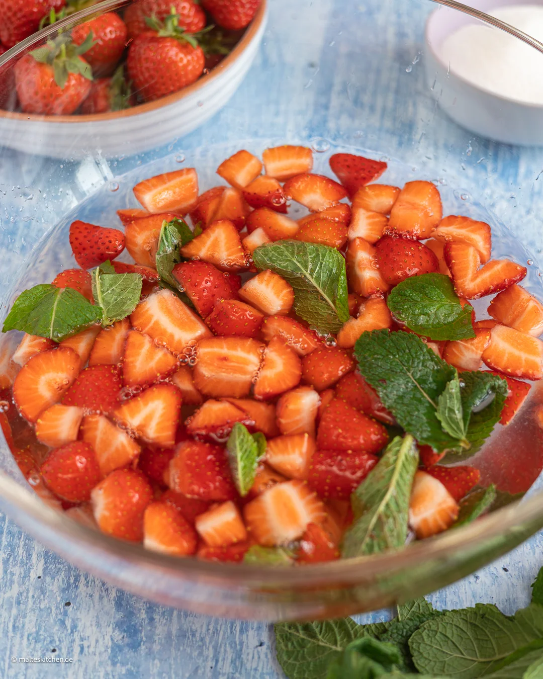 Erdbeeren mit Weißwein