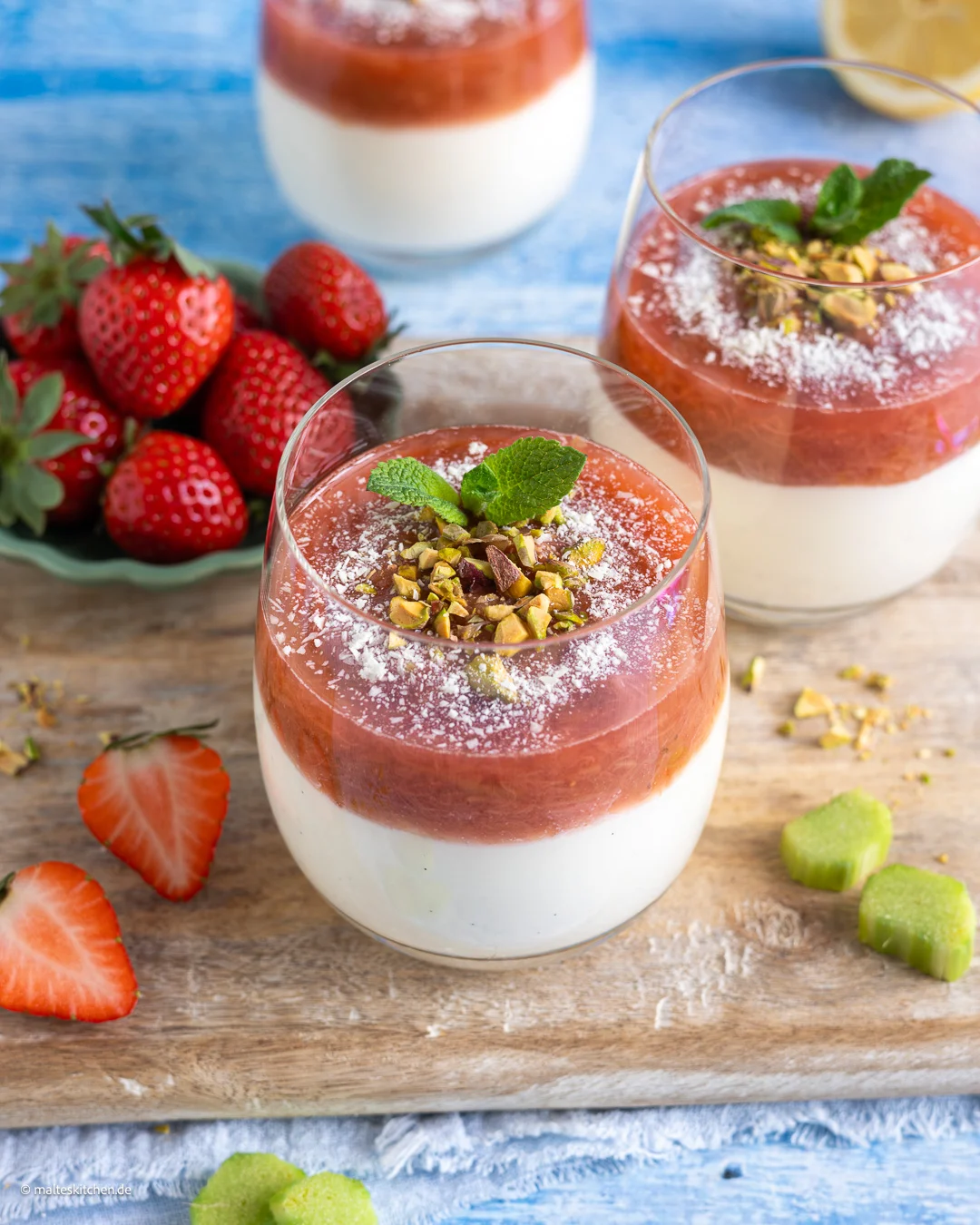 Schnell gemacht und lecker. Rhabarber-Dessert.