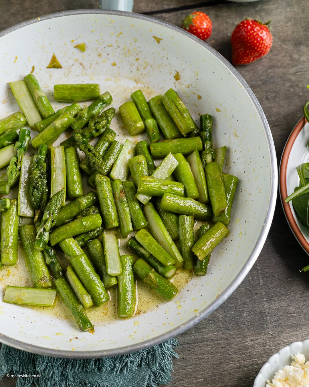 Spargel anbraten in der Pfanne