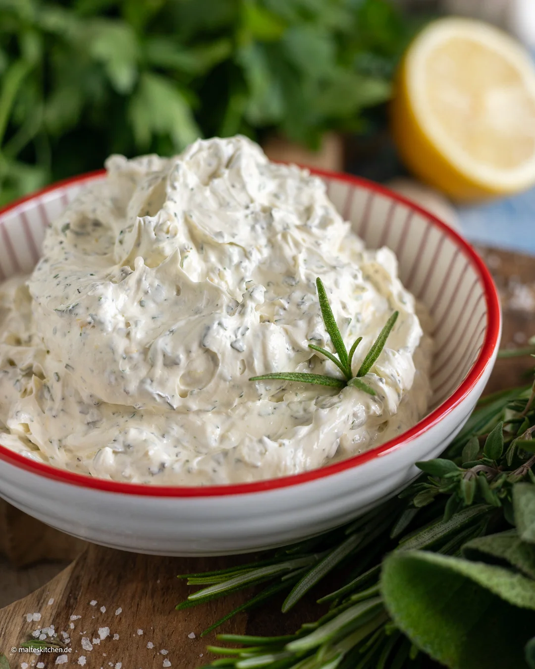 Butter mit Kräutern