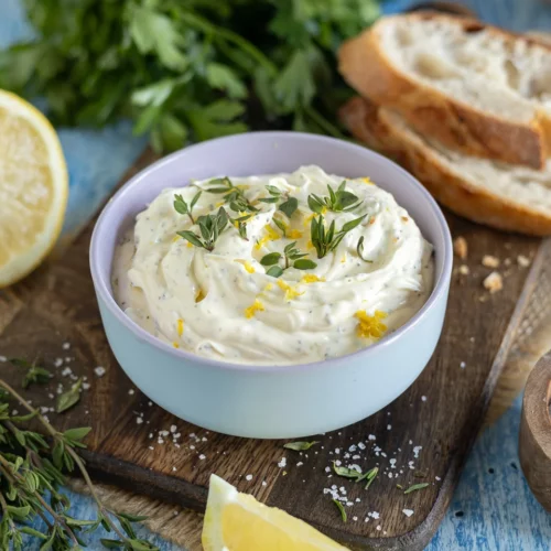 Zitronenbutter mit Thymian