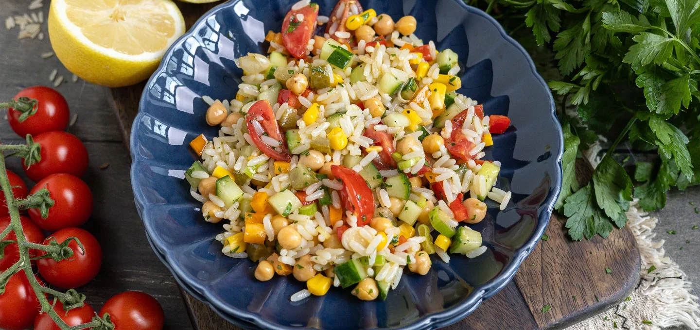 Bunter Reissalat mit Gemüse