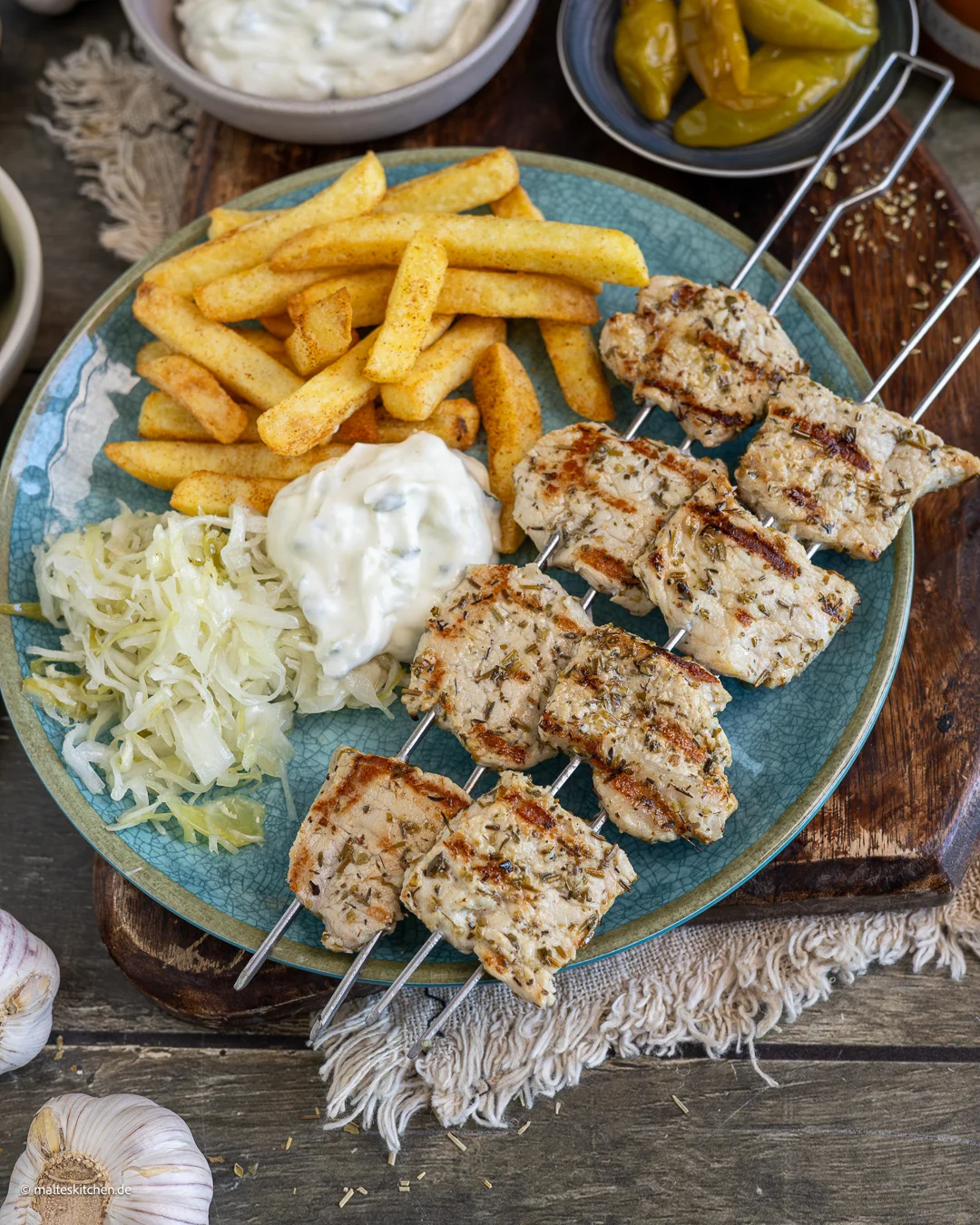Griechische Souvlaki Spieße vom Grill