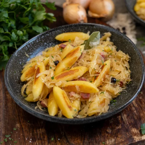 Sauerkraut mit Schupfnudeln